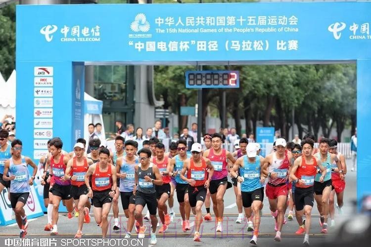 一线连双城的十一个小时——全运会历史上首次跨境马拉松赛直击